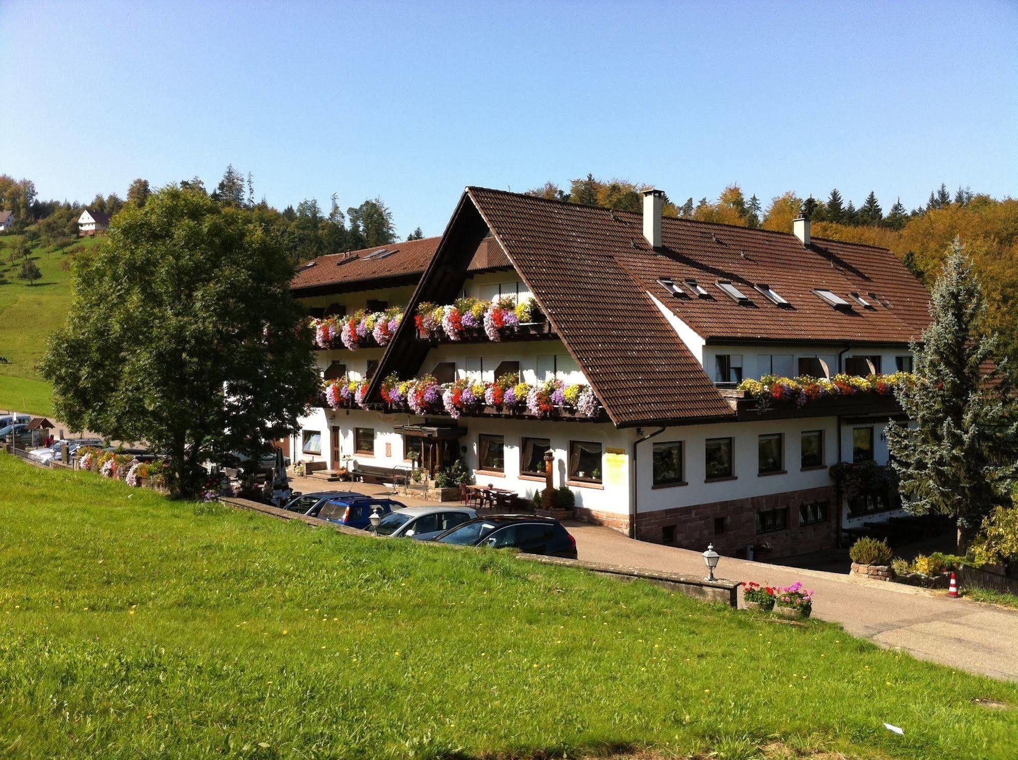 Höhenhotel&Restaurant Kalikutt Oppenau Exterior foto